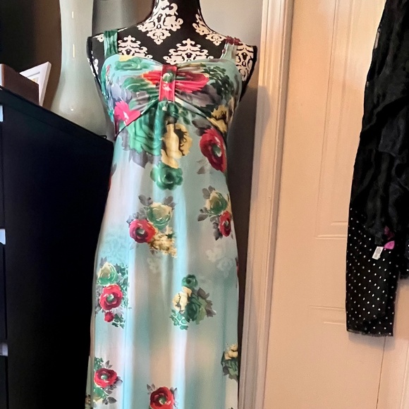 qed london medium floral maxi dress - Picture 10 of 10
